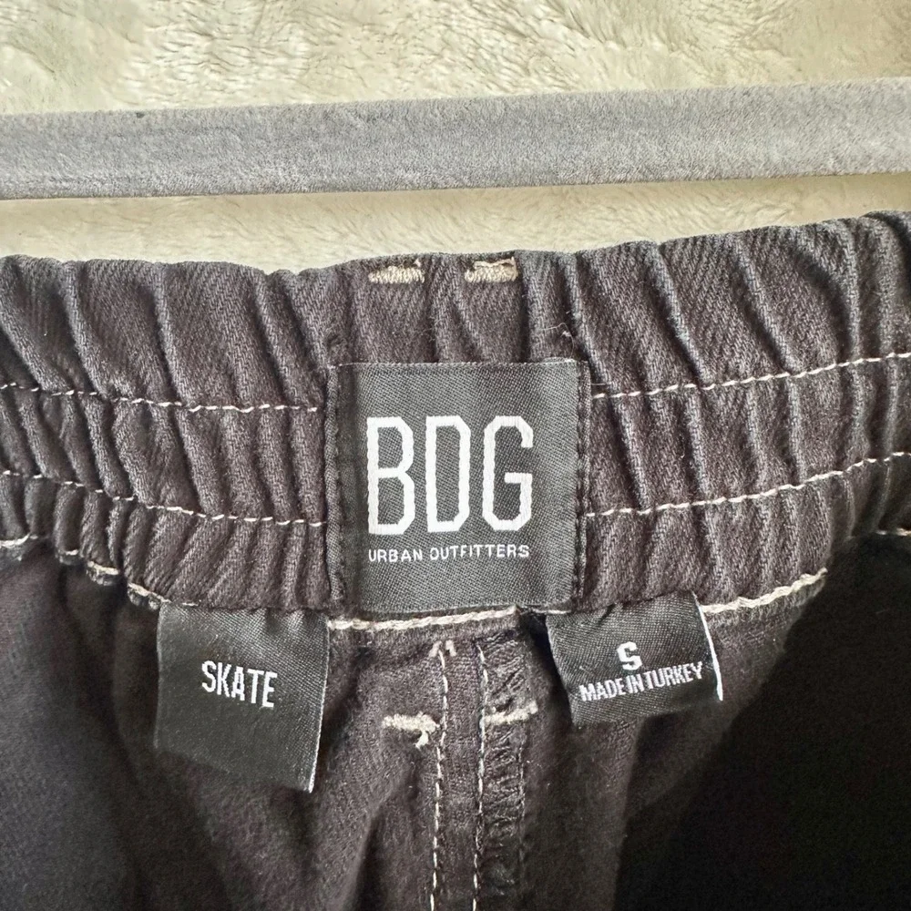 BDG Urban Outfitters Skate Shorts Black Contrast Stitch Utility Pocket Sz Small